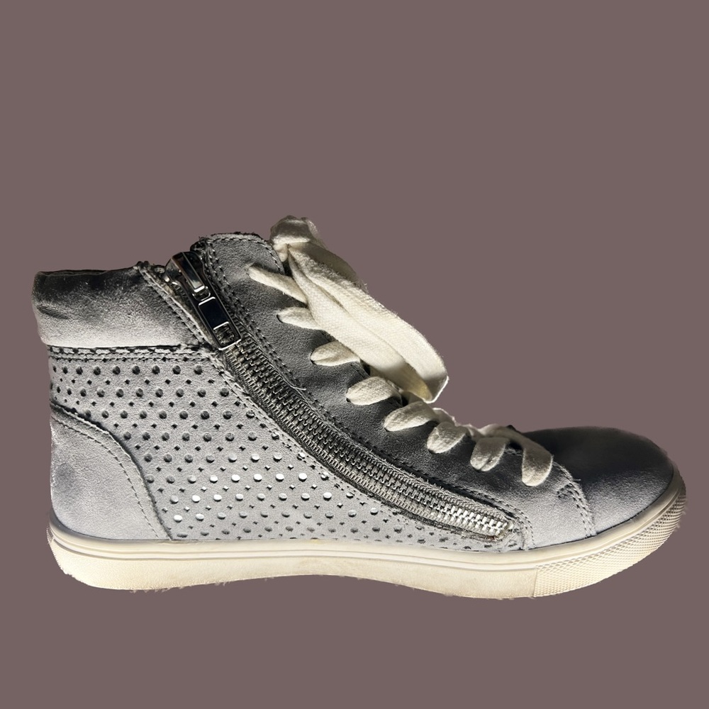 Steve Madden high tops!